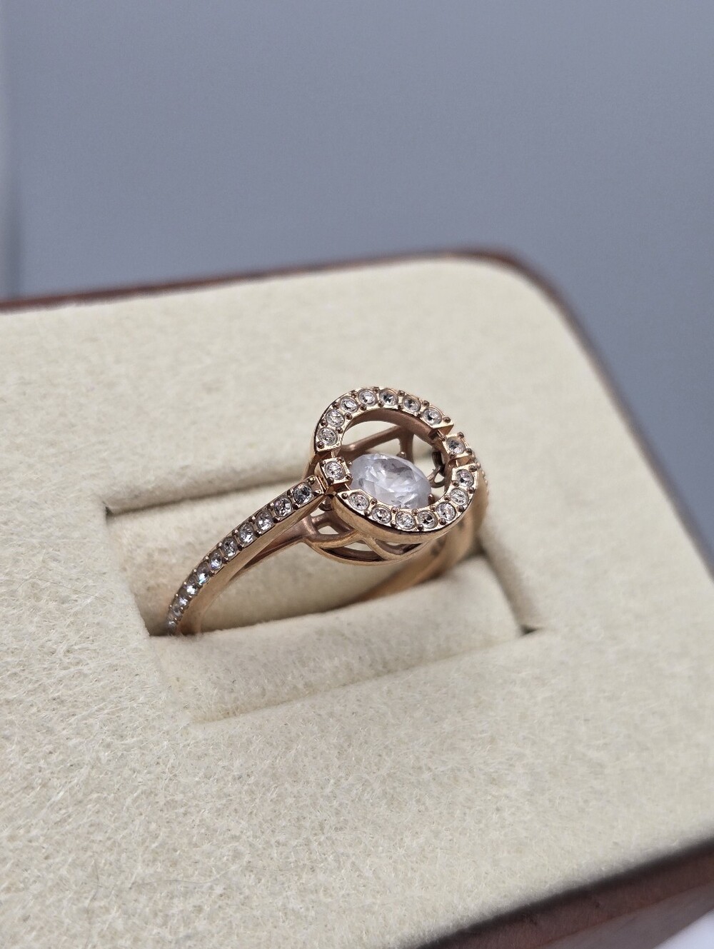 Swarovski Sparkling Dance Round Ring Rose Gold Plated Crystal Size 5.75 52